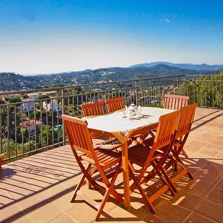 Vila Sleeps 6 With Pool And Wifi Lloret de Mar