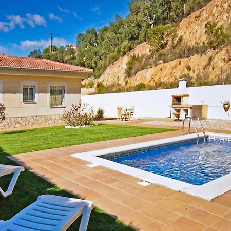 Sleeps 6 With Pool And Wifi Villa Lloret de Mar